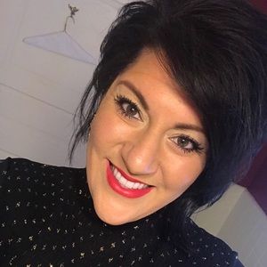 Meet your Posher, Cara